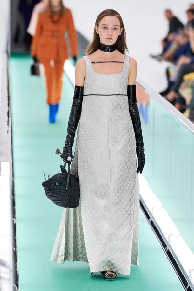Look 11